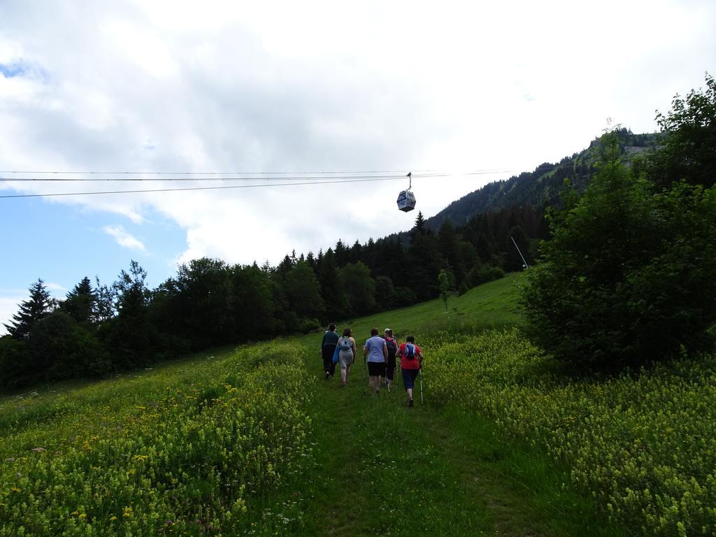 Bed and Breakfast Les Balcons Du Leman Thollon-les-Memises Exterior foto